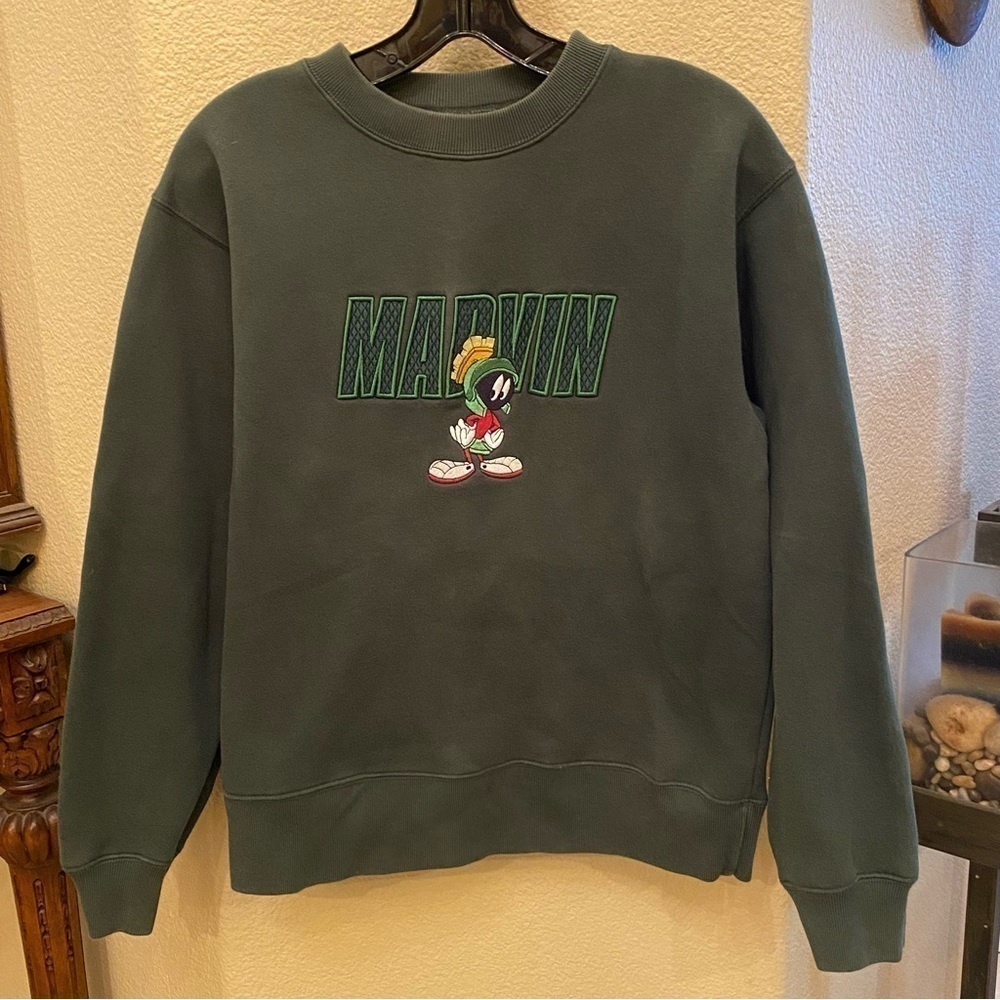 Vintage Warner Bros. 1998 Marvin Embroidered Green Sweatshirt Size XS-Unisex